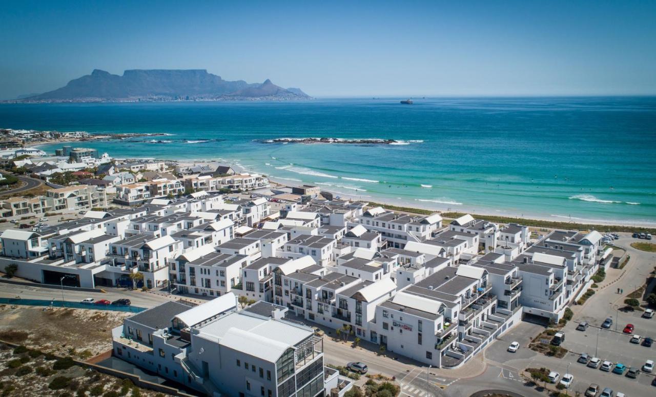 Designer Beachfront In Big Bay With Swimming Pool- 2 Bedroom, 1 Azure Cape Town
